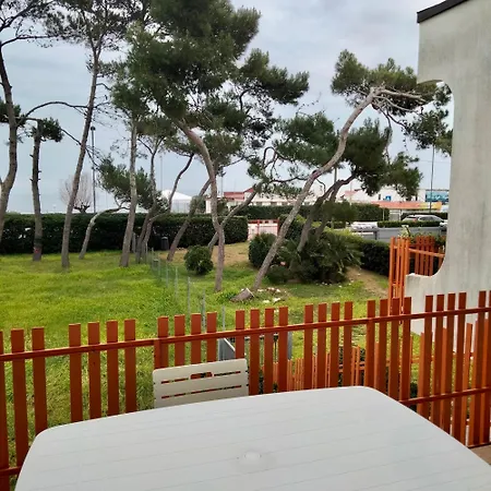 M335 - Marcelli, Ampio Bilocale Fronte Mare Con Balcone Marcelli