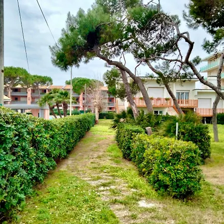 M335 - Marcelli, Ampio Bilocale Fronte Mare Con Balcone